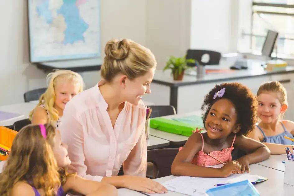 Promovendo a criatividade e o aprendizado sensorial com massinha na educação infantil