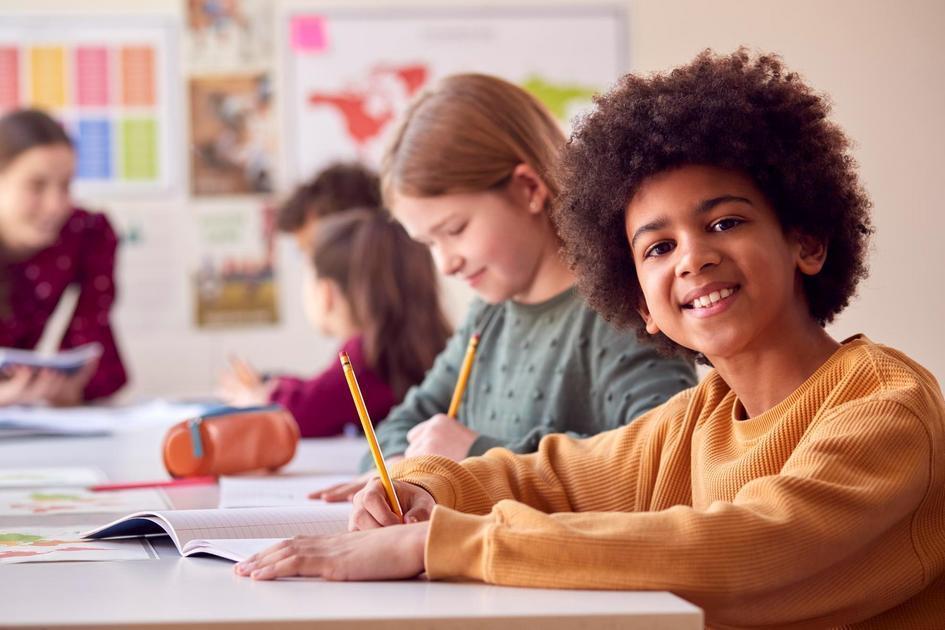 Integrando Tecnologia e Brincadeiras aos Planos de Aula para Crianças