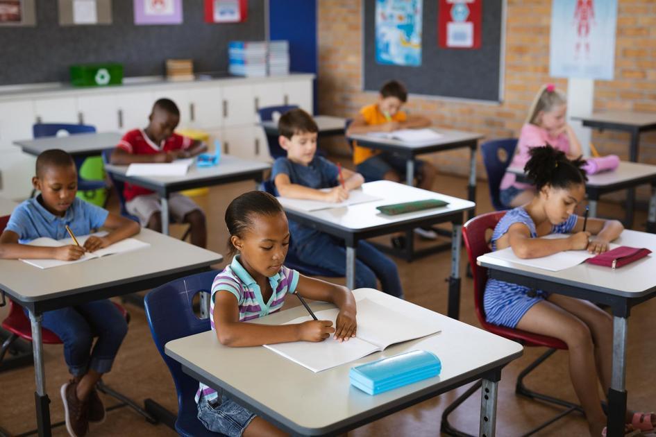 Aprendizado e Diversão na Confecção de Cartões para o Dia das Mães