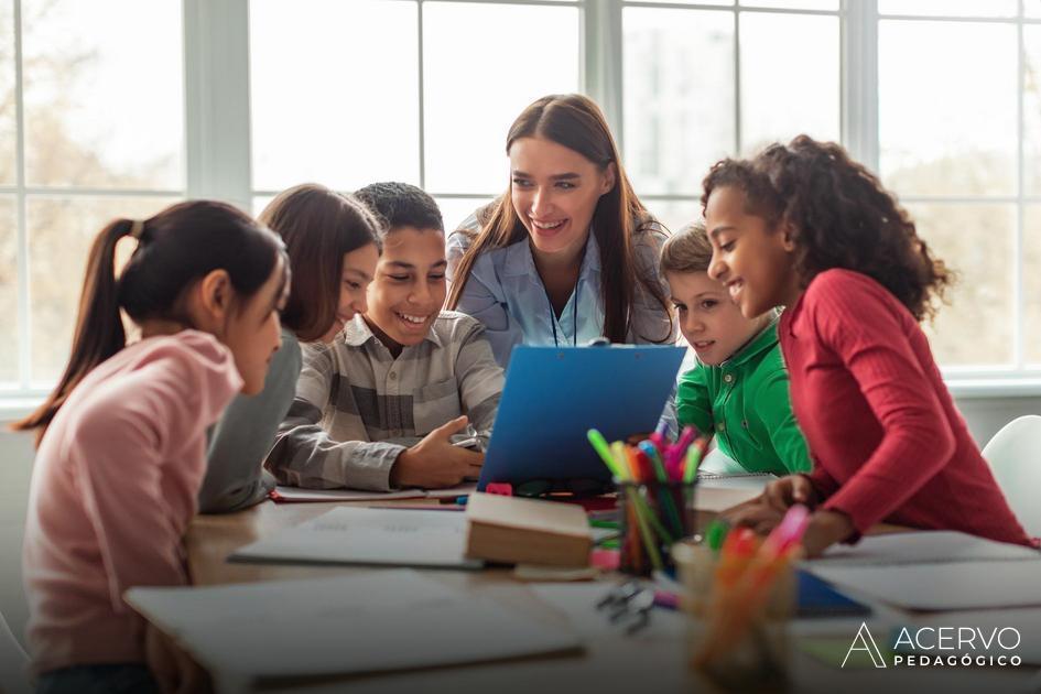 Como avaliar a interação social de uma criança na educação infantil?