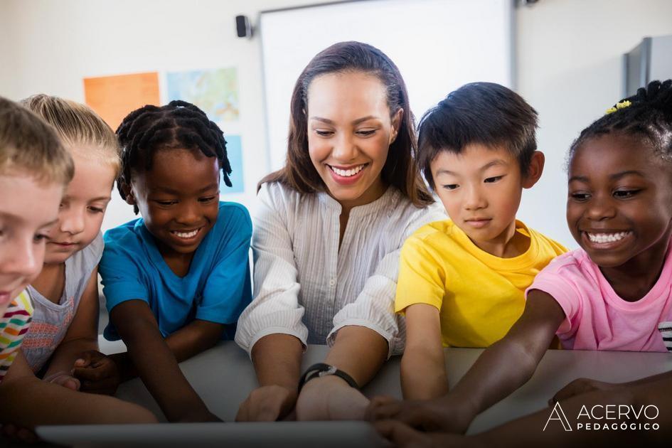 Como fazer um relatório simples de uma aula na educação infantil?