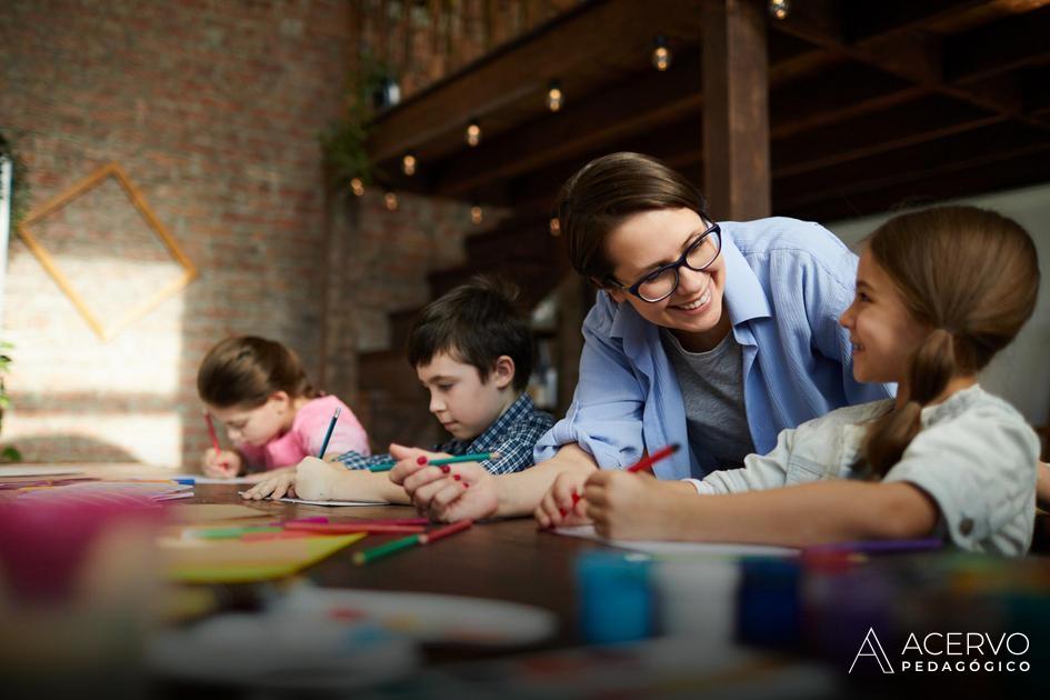 Como relatar o desempenho dos alunos de forma construtiva